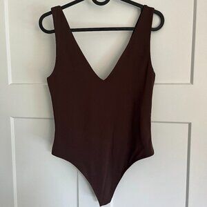 Babaton Brown Contour V-neck Bodysuit, size Medium